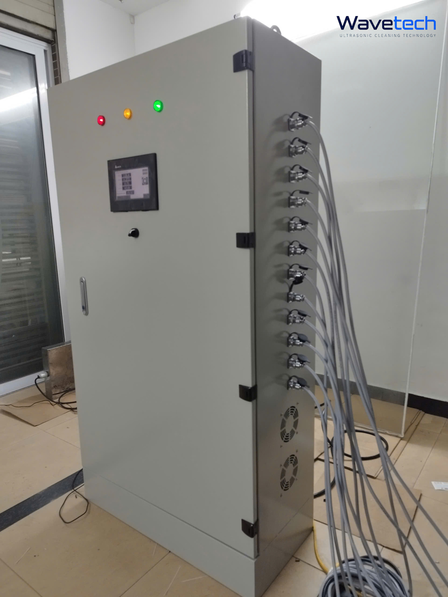 Tủ phát sóng siêu âm công suất 12.960W